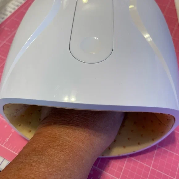 Hand massager with charger included, never used - Picture 3 of 6